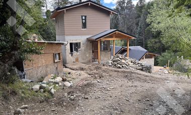 VENTA CABAÑA CON COSTA DE ARROYO EN SAN MARTÍN DE LOS ANDES