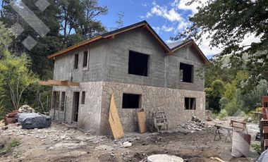 VENTA CABAÑA CON COSTA DE ARROYO EN SAN MARTÍN DE LOS ANDES