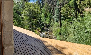 VENTA CABAÑA CON COSTA DE ARROYO EN SAN MARTÍN DE LOS ANDES
