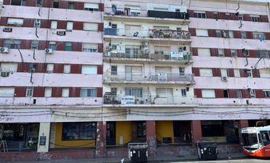 Av. Pedro de Mendoza 1700. Departamento de 2 Ambientes. Apto Crédito. La Boca.