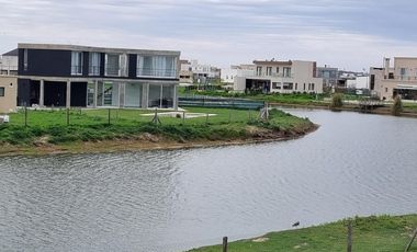 VENTA, LOTE A LAGUNA, PUEBLOS DEL PLATA, ELCANO al 200