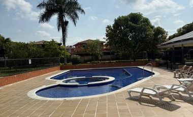 Linda Casa en condominio El Castillo Jamundi