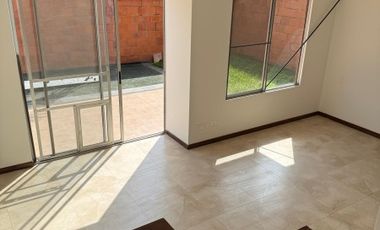 Linda Casa en condominio El Castillo Jamundi