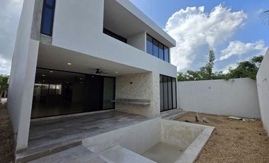 CASA EN VENTA, 4 RECAMARAS, PRIVADA NORTEMERIDA, ENTREGA MARZO 2024