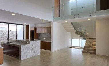 CASA EN VENTA, 4 RECAMARAS, PRIVADA NORTEMERIDA, ENTREGA MARZO 2024