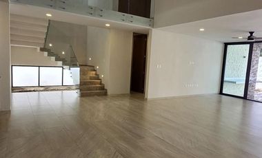 CASA EN VENTA, 4 RECAMARAS, PRIVADA NORTEMERIDA, ENTREGA MARZO 2024