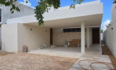 CASA EN VENTA, 4 RECAMARAS, PRIVADA NORTEMERIDA, ENTREGA MARZO 2024