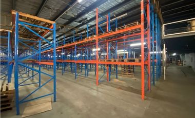 VENTA DE GALERA EN LA LOCERIA CON OFICINAS 4000M2