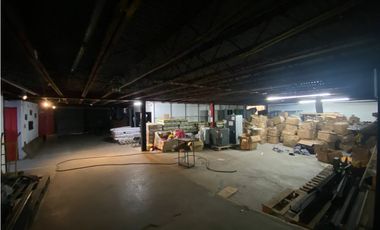 VENTA DE GALERA EN LA LOCERIA CON OFICINAS 4000M2