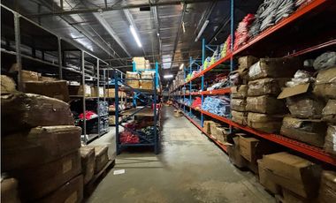 VENTA DE GALERA EN LA LOCERIA CON OFICINAS 4000M2