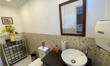 VENTA DE GALERA EN LA LOCERIA CON OFICINAS 4000M2