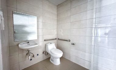 Local en planta baja en Santa Maria Business District alquiler o venta