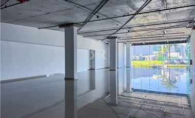 Local en planta baja en Santa Maria Business District alquiler o venta