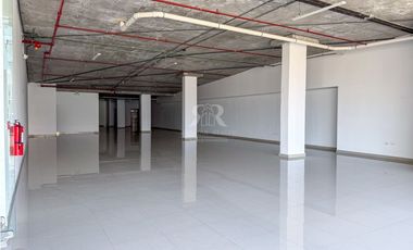 Local en planta baja en Santa Maria Business District alquiler o venta