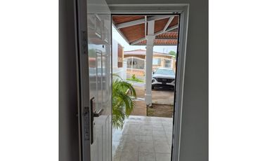 Alquiler de casa en San Antonio Calle Cerrada linea blanca