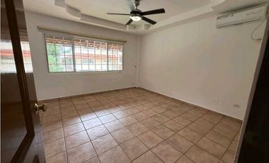 ALQUILER DE CASA EN CLAYTON 5 RECAMARAS