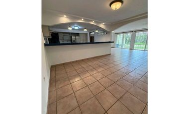 ALQUILER DE CASA EN CLAYTON 5 RECAMARAS