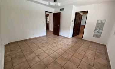 ALQUILER DE CASA EN CLAYTON 5 RECAMARAS