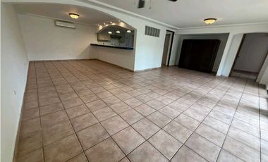 ALQUILER DE CASA EN CLAYTON 5 RECAMARAS