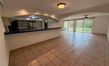 ALQUILER DE CASA EN CLAYTON 5 RECAMARAS