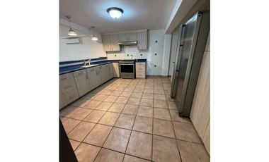 ALQUILER DE CASA EN CLAYTON 5 RECAMARAS