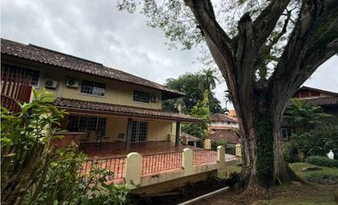 ALQUILER DE CASA EN CLAYTON 5 RECAMARAS