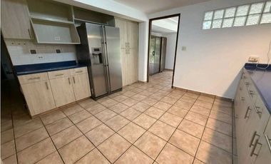 ALQUILER DE CASA EN CLAYTON 5 RECAMARAS