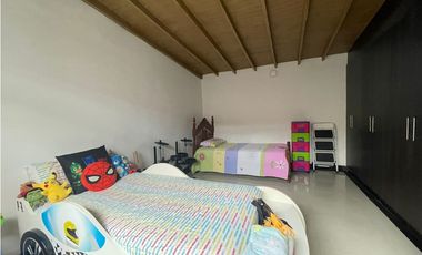 VENTA Casa Medellín, Malibu al lado de la unidad deportiva de belen  ✅