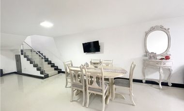 VENTA Casa Medellín, Malibu al lado de la unidad deportiva de belen  ✅