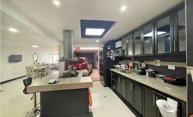 VENTA Casa Medellín, Malibu al lado de la unidad deportiva de belen  ✅