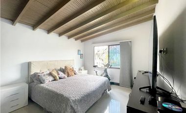 VENTA Casa Medellín, Malibu al lado de la unidad deportiva de belen  ✅