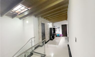 VENTA Casa Medellín, Malibu al lado de la unidad deportiva de belen  ✅