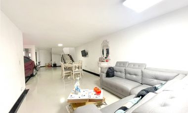 VENTA Casa Medellín, Malibu al lado de la unidad deportiva de belen  ✅