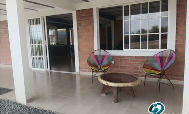 AMPLIA CASA FINCA DE 4 HABITACIONES EN VITERBO, CERCA DE PEREIRA