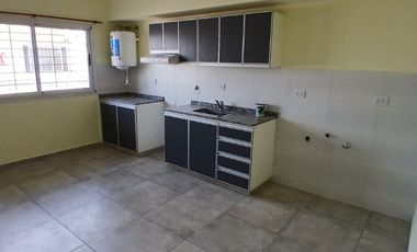 Departamento en alquiler en Isidro Casanova