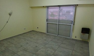 Departamento en alquiler en Isidro Casanova