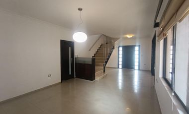Alquiler de casa esquinera en Vía a la Costa, urbanización Portofino, GabR