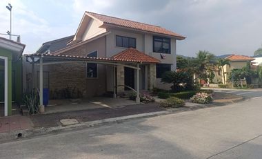 Alquiler de casa esquinera en Vía a la Costa, urbanización Portofino, GabR