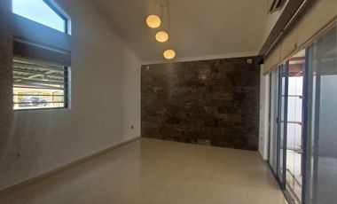 Alquiler de casa esquinera en Vía a la Costa, urbanización Portofino, GabR