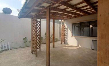 Alquiler de casa esquinera en Vía a la Costa, urbanización Portofino, GabR