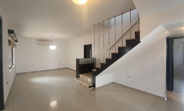Alquiler de casa esquinera en Vía a la Costa, urbanización Portofino, GabR