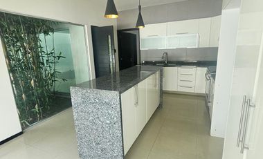 Casa en Renta La Isla Lomas de Angelopolis