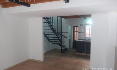 Alquiler de PH 3 ambientes con patio en Sarandi