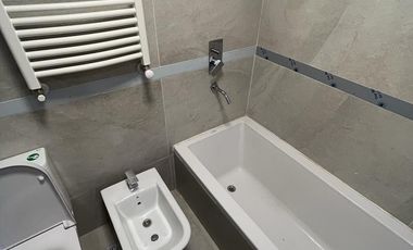 4 ambientes - 3 baños - 114 m2 - Piscina - Grupo electrogeno - 2 cocheras - Venta - A estrenar