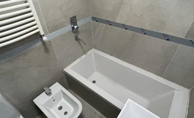 4 ambientes - 3 baños - 114 m2 - Piscina - Grupo electrogeno - 2 cocheras - Venta - A estrenar