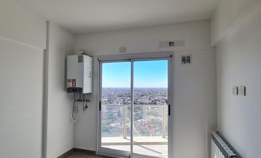 4 ambientes - 3 baños - 114 m2 - Piscina - Grupo electrogeno - 2 cocheras - Venta - A estrenar