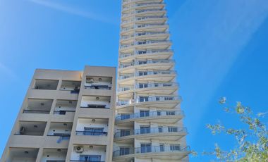 4 ambientes - 3 baños - 114 m2 - Piscina - Grupo electrogeno - 2 cocheras - Venta - A estrenar