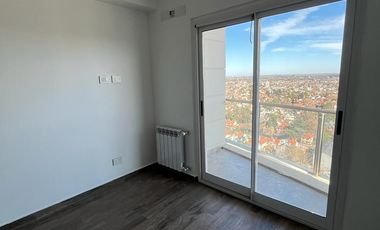 4 ambientes - 3 baños - 114 m2 - Piscina - Grupo electrogeno - 2 cocheras - Venta - A estrenar