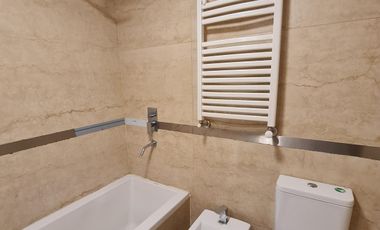 4 ambientes - 3 baños - 114 m2 - Piscina - Grupo electrogeno - 2 cocheras - Venta - A estrenar