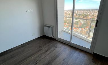 4 ambientes - 3 baños - 114 m2 - Piscina - Grupo electrogeno - 2 cocheras - Venta - A estrenar